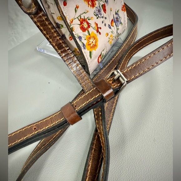 Patricia Nash Mini Meadows Rivella Phone Crossbody - Picture 4 of 12